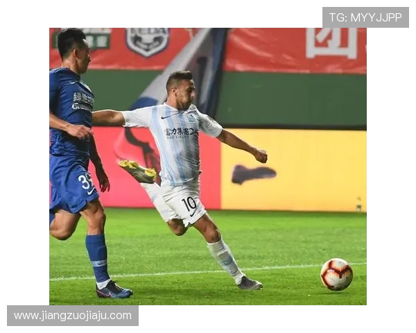 上海足球队在联合会杯积分榜中以60分稳居第一名，表现出色引人瞩目