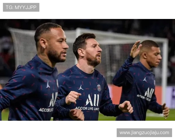 内马尔伤情再度加重巴黎欧冠前景堪忧球队需应对重大挑战 内马尔伤情再度加重巴黎欧冠前景堪忧球队需应对重大挑战