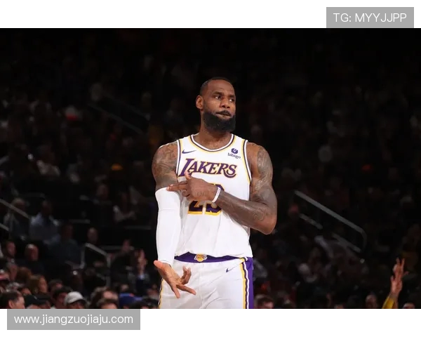 詹姆斯创历史新纪录成首位四万分一万板一万助的传奇球员